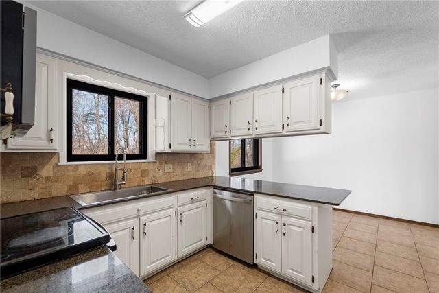 14 London Drive, Bella Vista, AR 72715