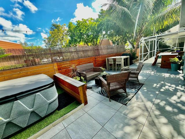 2807 SW 13th Court, Deerfield Beach, FL 33442