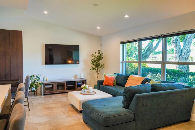 2807 SW 13th Court, Deerfield Beach, FL 33442