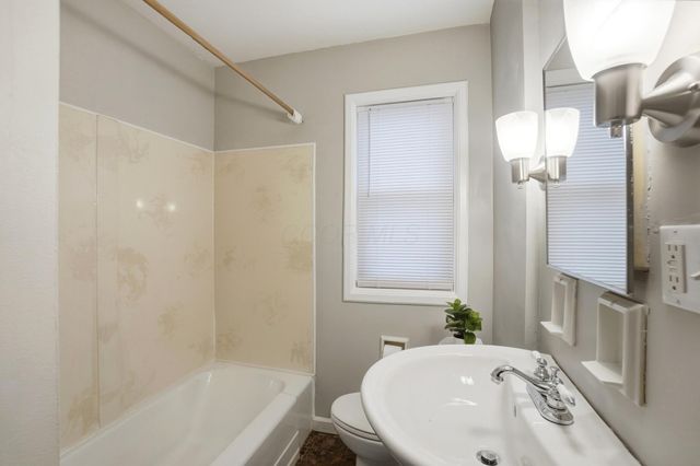 2695 Bellwood Avenue, Columbus, OH 43209