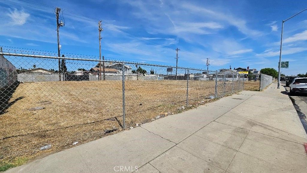 Image 12 of property listing at 367 N Abby, Fresno, CA 93701