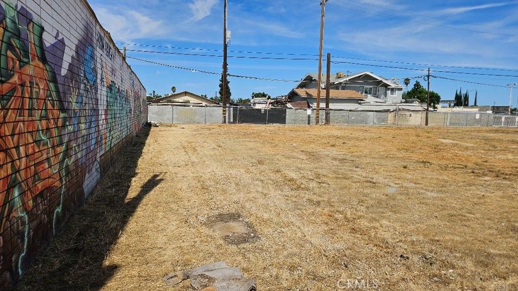 Image 6 of property listing at 367 N Abby, Fresno, CA 93701
