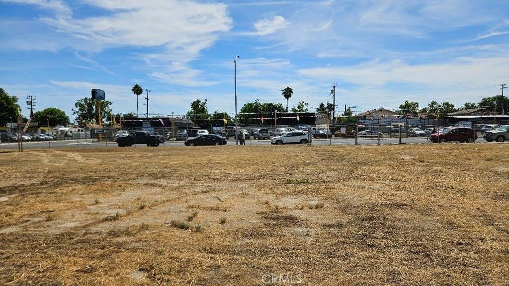 Image 7 of property listing at 367 N Abby, Fresno, CA 93701