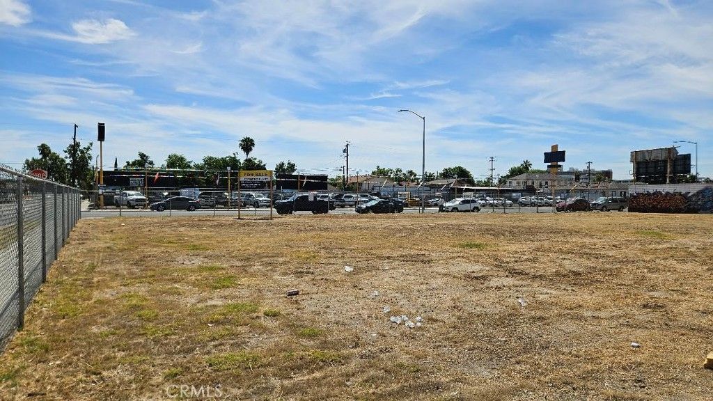 Image 8 of property listing at 367 N Abby, Fresno, CA 93701
