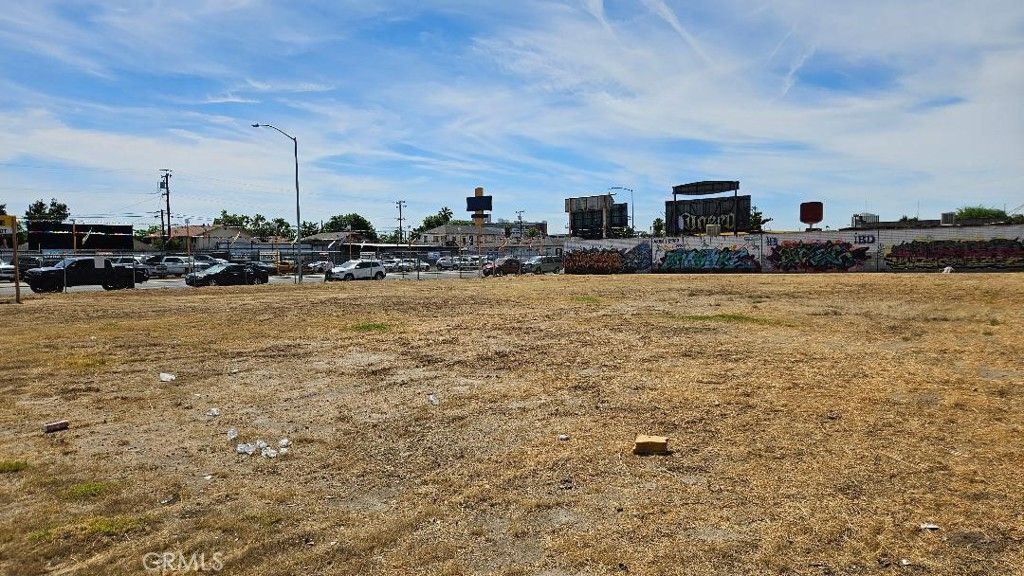 Image 9 of property listing at 367 N Abby, Fresno, CA 93701