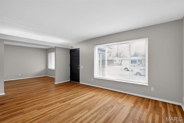 10139 Edgefield Drive, St Louis, MO 63136