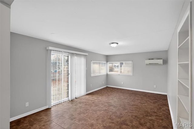 10139 Edgefield Drive, St Louis, MO 63136