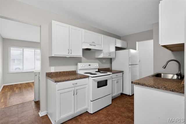 10139 Edgefield Drive, St Louis, MO 63136