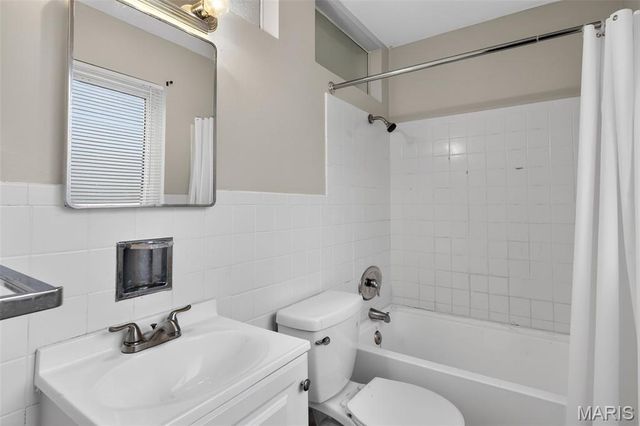 10139 Edgefield Drive, St Louis, MO 63136