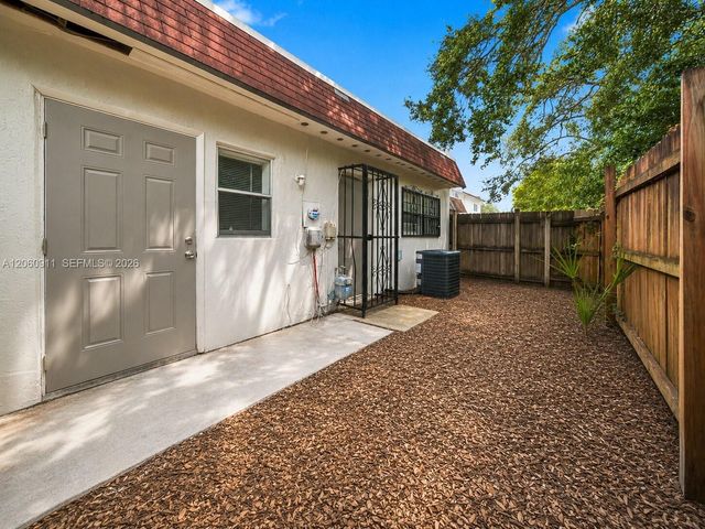 3856 NW 207th St Rd, Miami Gardens, FL 33055