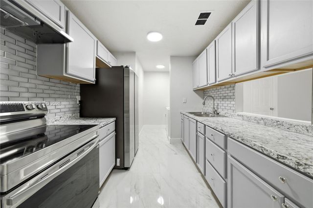 3856 NW 207th St Rd, Miami Gardens, FL 33055