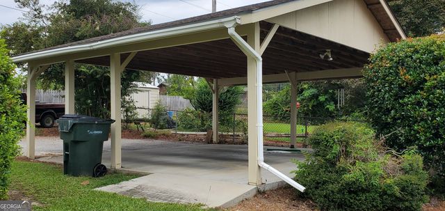 240 Lakewood Drive, Swainsboro, GA 30401