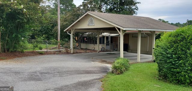 240 Lakewood Drive, Swainsboro, GA 30401