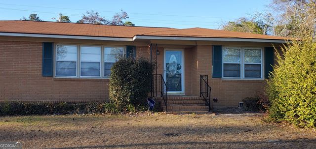 240 Lakewood Drive, Swainsboro, GA 30401