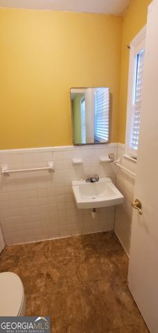 240 Lakewood Drive, Swainsboro, GA 30401