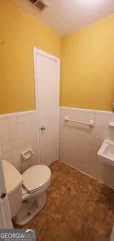 240 Lakewood Drive, Swainsboro, GA 30401