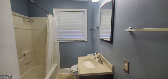 240 Lakewood Drive, Swainsboro, GA 30401