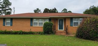 240 Lakewood Drive, Swainsboro, GA 30401