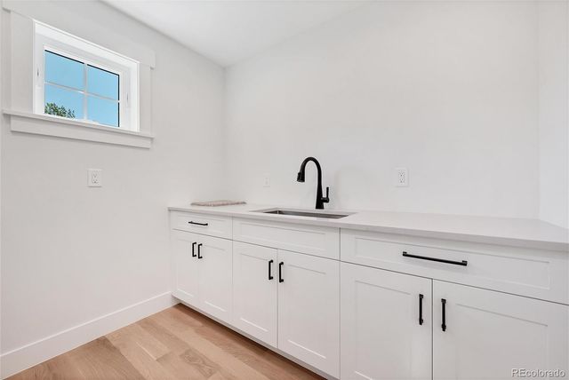 1035 N Leyden Street, Denver, CO 80220