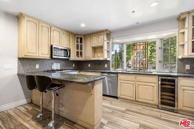 8837 Oak Park Avenue, Sherwood Forest, CA 91325