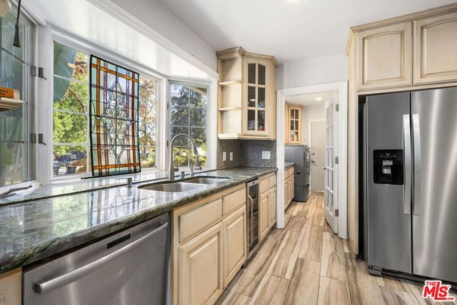 8837 Oak Park Avenue, Sherwood Forest, CA 91325