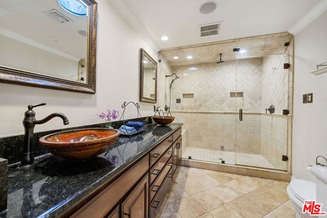 8837 Oak Park Avenue, Sherwood Forest, CA 91325