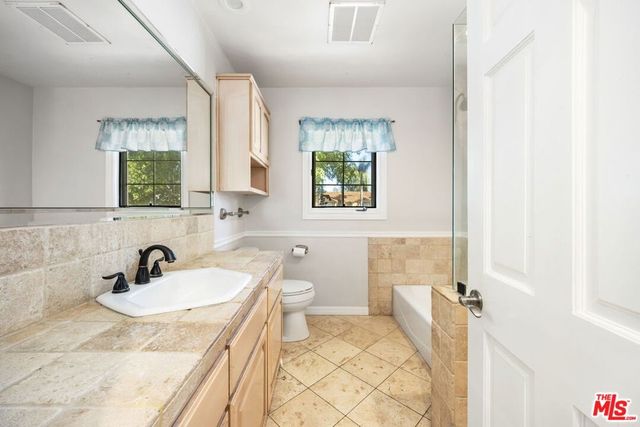 8837 Oak Park Avenue, Sherwood Forest, CA 91325