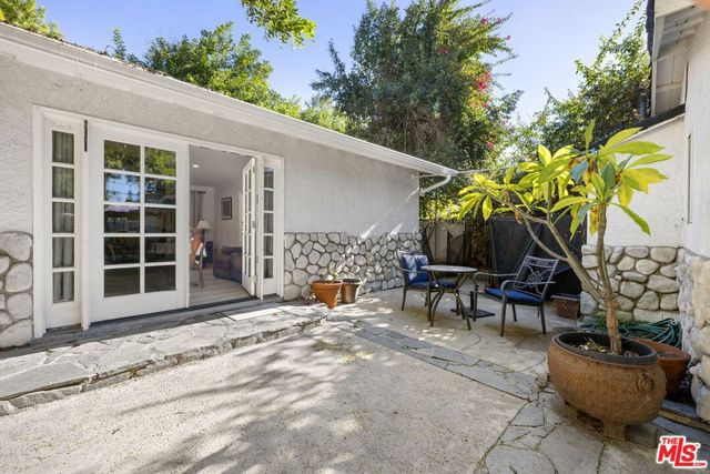 8837 Oak Park Avenue, Sherwood Forest, CA 91325