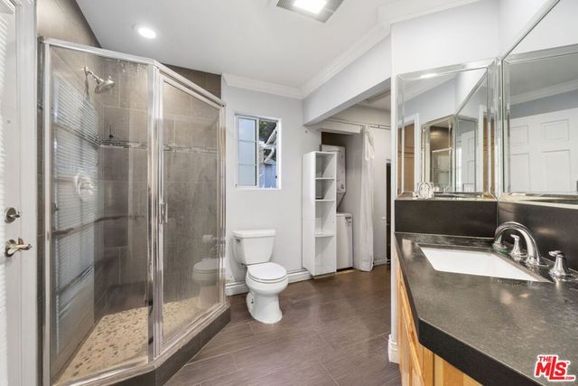 8837 Oak Park Avenue, Sherwood Forest, CA 91325