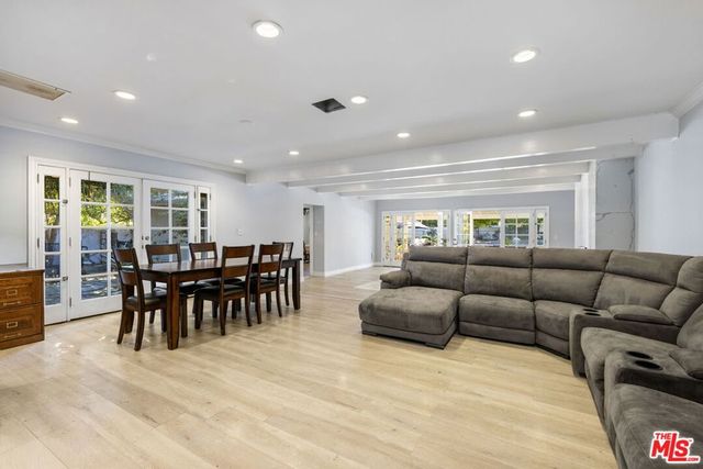 8837 Oak Park Avenue, Sherwood Forest, CA 91325