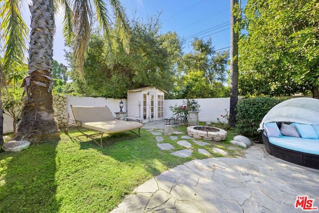 8837 Oak Park Avenue, Sherwood Forest, CA 91325