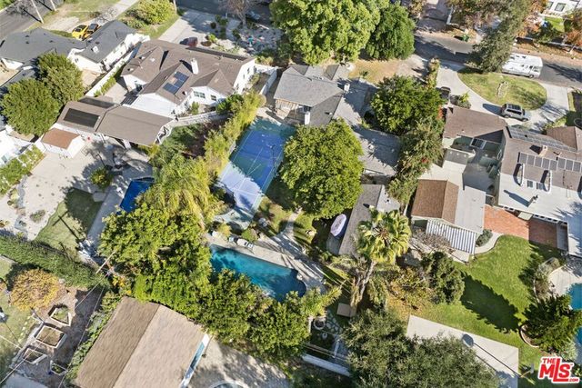 8837 Oak Park Avenue, Sherwood Forest, CA 91325