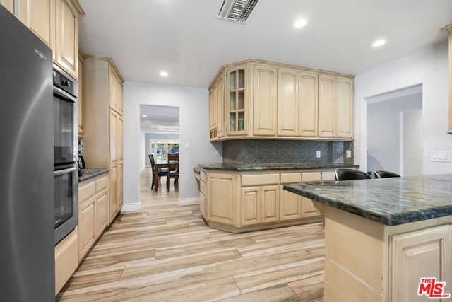 8837 Oak Park Avenue, Sherwood Forest, CA 91325