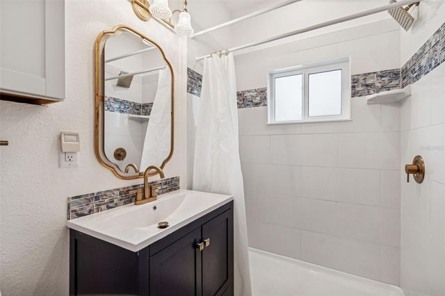 4527 HAINES ROAD N, St Petersburg, FL 33714