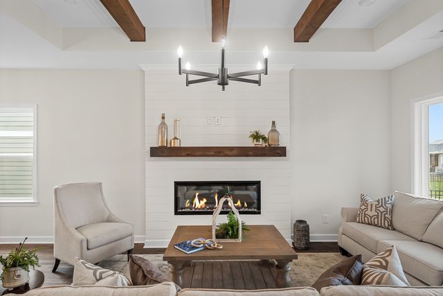 1925 Hildebrand Lane, Columbia, TN 38401