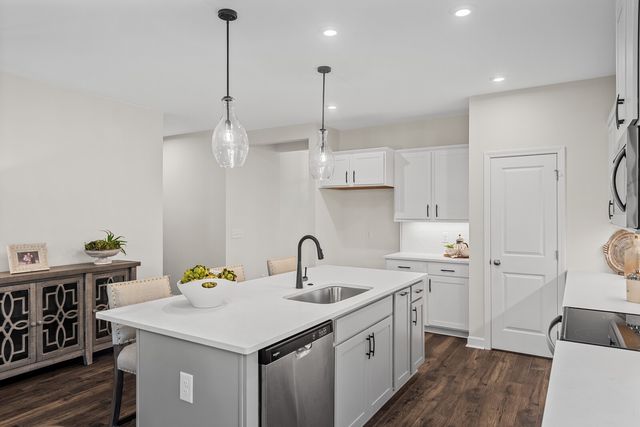 1925 Hildebrand Lane, Columbia, TN 38401