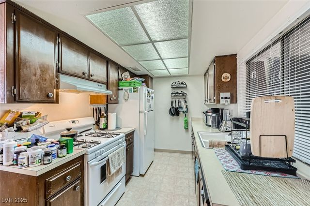 1420 Vegas Valley Drive 22, Las Vegas, NV 89169