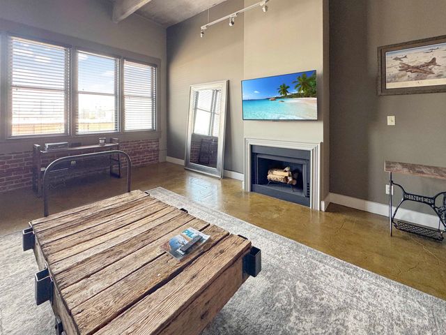 408 S Front St Apt 507, Memphis, TN 38103