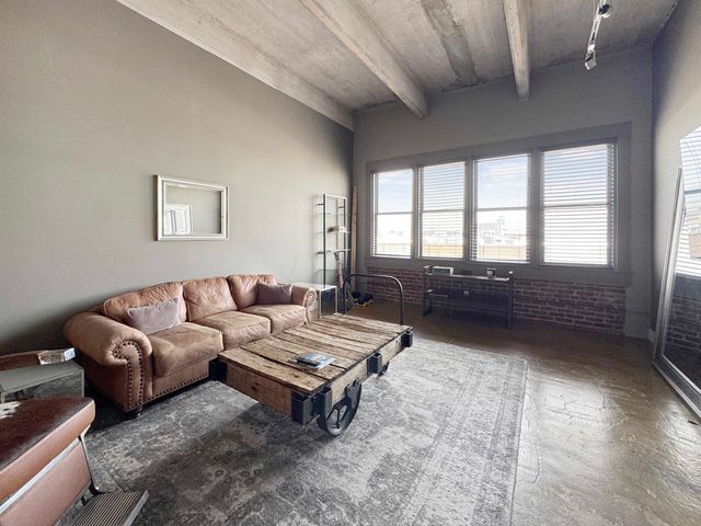 408 S Front St Apt 507, Memphis, TN 38103