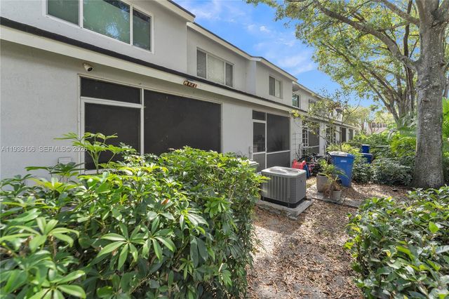 3325 Cabaret Ln, Margate, FL 33063