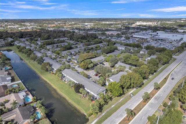 3325 Cabaret Ln, Margate, FL 33063