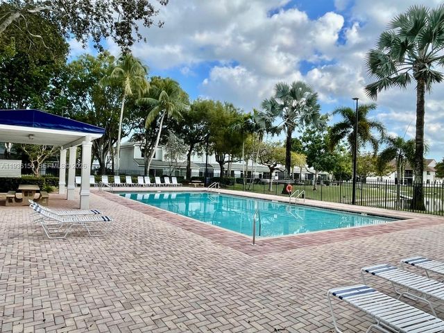 3325 Cabaret Ln, Margate, FL 33063