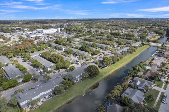 3325 Cabaret Ln, Margate, FL 33063