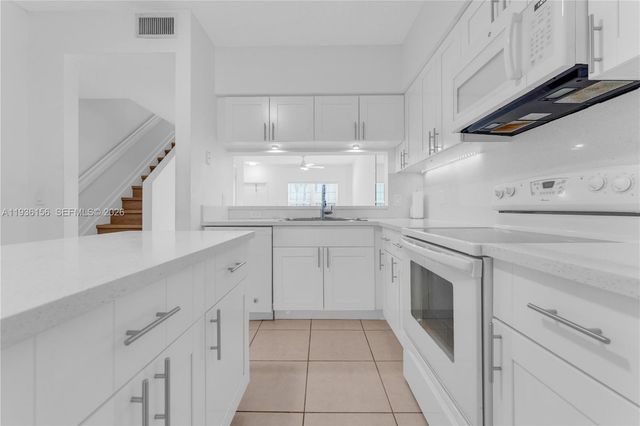 3325 Cabaret Ln, Margate, FL 33063