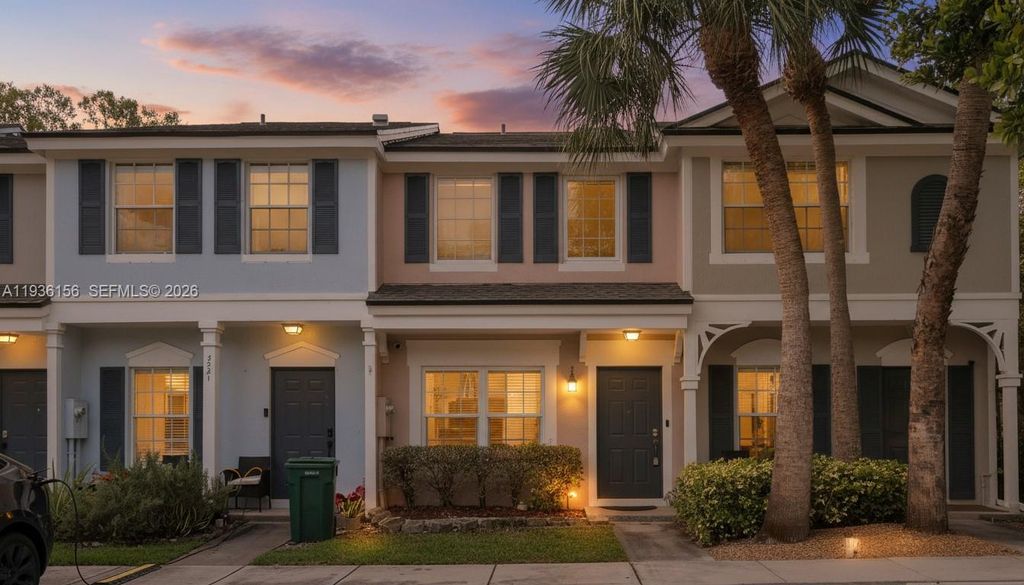 3325 Cabaret Ln, Margate, FL 33063