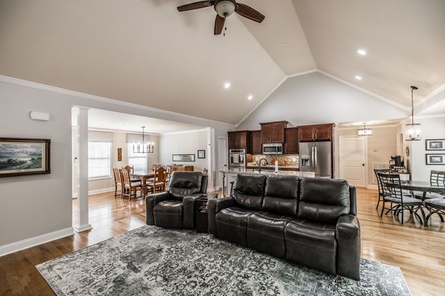 1364 Eastland Dr, Ashland City, TN 37015