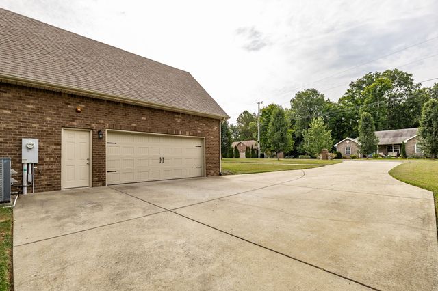 1364 Eastland Dr, Ashland City, TN 37015