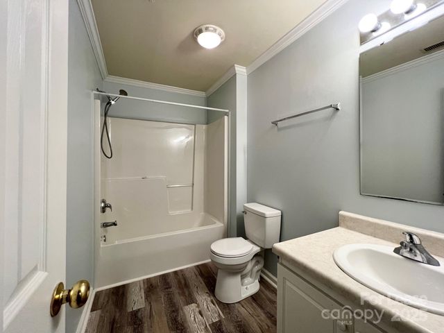 7014 Elm Hill Court, Charlotte, NC 28217