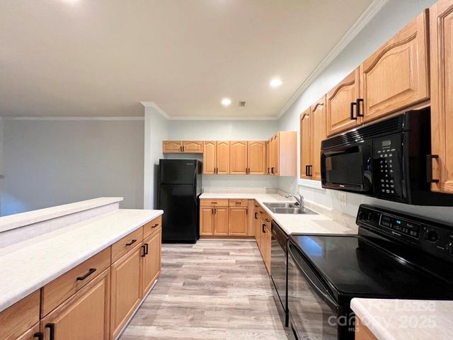 7014 Elm Hill Court, Charlotte, NC 28217