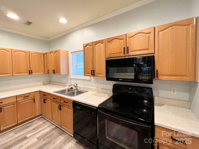 7014 Elm Hill Court, Charlotte, NC 28217